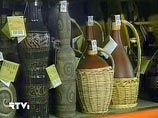 "Они отказали в грузинском вине своему народу, но оно и" сейчас остается любимым вином российской элиты", - объяснил Саакашвили. В итоге, полагает грузинский президент, "эмбарго сделало то, что с каждым днем качество грузинского вина улучшается и появляют