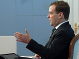 "Проект распоряжения предусматривает возможность полной или частичной приватизации таких крупных акционерных обществ, как, например, "Совкомфлот", Сбербанк России", ВТБ, "Объединенная зерновая компания", "Росагролизинг", "Роснано", РЖД", - сказал Медведев