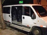 Вычислить насильников удалось по микроавтобусу, который один из них арендовал для пассажирских перевозок. У одного из задержанных нашли похищенный мобильный телефон