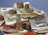 Газета рассказывает, как "масштабное мошенничество на 230 миллионов долларов (150 миллионов фунтов), совершенное в 2007 году, привело к гибели пяти людей, в том числе к смерти российского юриста фонда Hermitage Capital Сергея Магнитского"