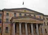 "Мы обнаружили три организации, которые только за период с декабря прошлого года по февраль-март нынешнего получали значительные суммы денег от иностранных источников, в первую очередь американских", - пояснил изданию источник в Генпрокуратуре