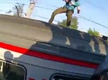 Юный "зацепер" погиб от удара током на крыше электрички в Московской области. Следователи проводят проверку по факту его гибели