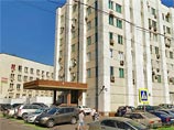 Несколько подростков в масках и одежде с нашивками украинских националистов атаковали и офис газеты "Московский комсомолец". В издании назвали акцию "гнусной и хулиганской", похожей на провокацию, которую мог организовать некий "депутат на букву Ж."