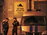 Директора петербургского "Музея Власти" Татьяну Титову задержала полиция, отпустив через три часа после задержания, передает Русская служба BBC. Титова сама сообщила об освобождении, отметив, что причину задержания ей так и не объяснили