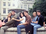 Актеры сериала "Друзья" уговаривают Дженнифер Энистон на продолжение