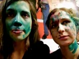   Pussy Riot            ,  6 .          