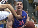 Российский центровой Александр Каун, ранее выступавший в НБА за команду "Кливленд", в результате обмена стал игроком "Филадельфии"
