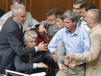    .  AFP,  2005 