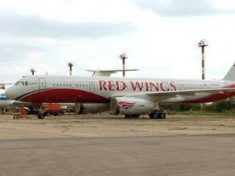 -204  Red Wings.    airliners.net