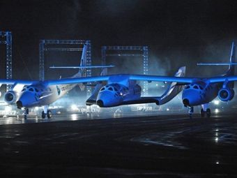 - WhiteKnightTwo   SpaceshipTwo.  ©AFP, 