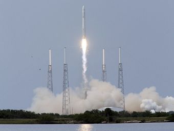  Falcon-9.  ©AFP