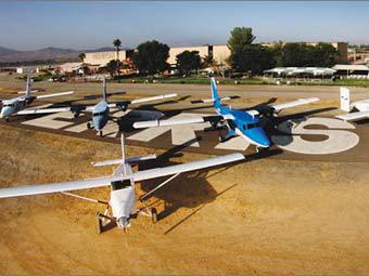  .    skydiveperris.com