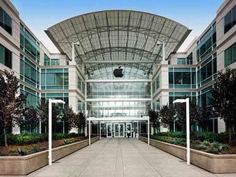 - Apple.  ©AFP