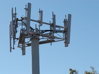   4G.    anandtech.com