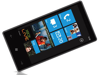   Windows Phone 7.    Microsoft