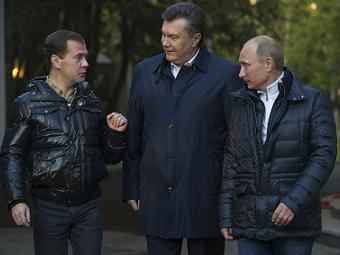 Дмитрий Медведев, Виктор Янукович и Владимир Путин. Фото РИА Новости, Сергей Гунеев