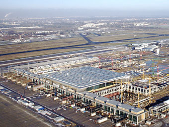   Berlin-Brandenburg International.    berlin-airport.de