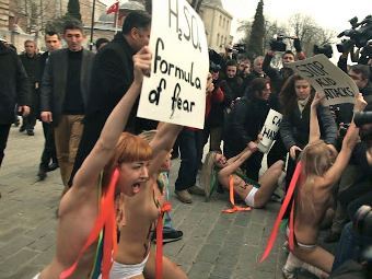  FEMEN  .    FEMEN