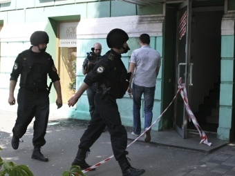 На месте взрыва в Днепропетровске. Фото (c)Reuters