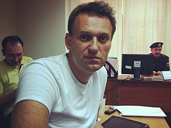 Алексей Навальный в суде. Фото @alburov