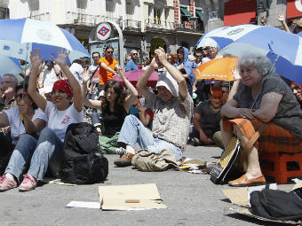 "Возмущенные" в Мадриде 13 мая 2012 года. Фото Reuters