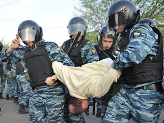 Задержание участника "Марша миллионов". Фото РИА Новости, Александр Уткин