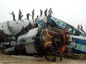 Последствия столкновения поездов в Индии. Архивное фото ©AFP