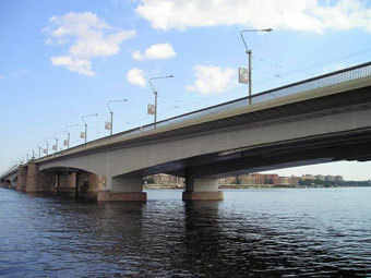 Мост Александра Невского. Фото с сайта photocity.ru