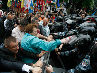 Акция протеста у здания Верховной Рады. Фото Reuters