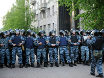 Сотрудники правоохранительных органов после "Марша миллионов" 6 мая в Москве. Фото РИА Новости, Владимир Песня