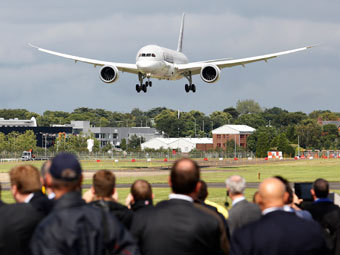   Boeing 787    .  Reuters
