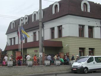    .  mandrivnik